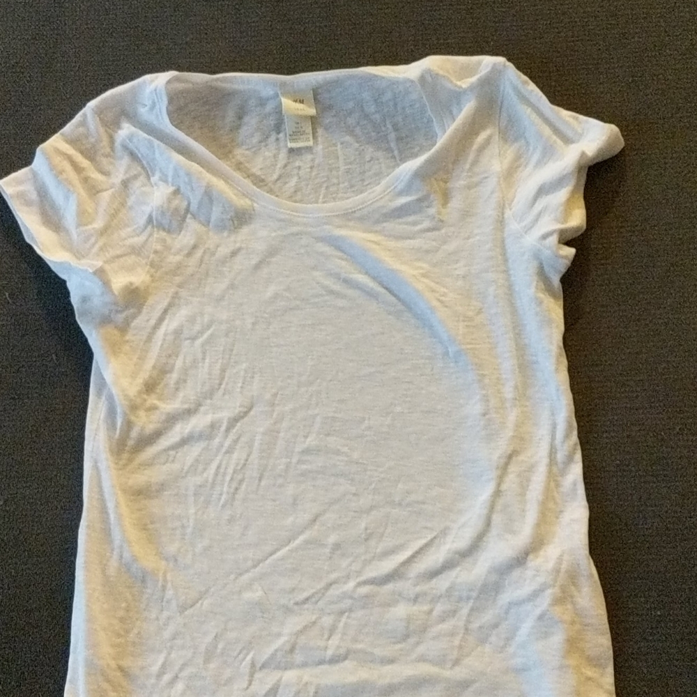 Women's white tee shirt